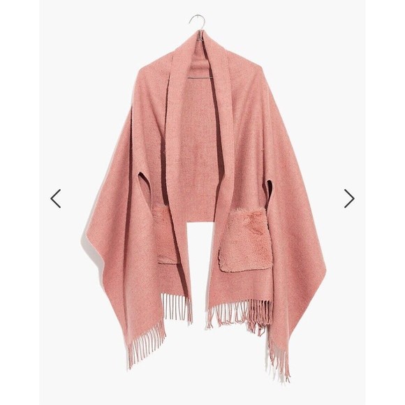Madewell Accessories - Madewell Faux Fur Pocket Cape Scarf Dusty Rose Pink Pockets Arm Holes Cozy